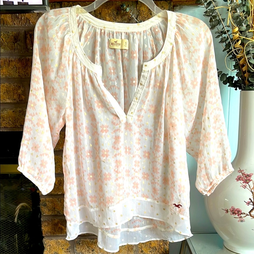 Hollister Cream sheer peach floral gold blouse